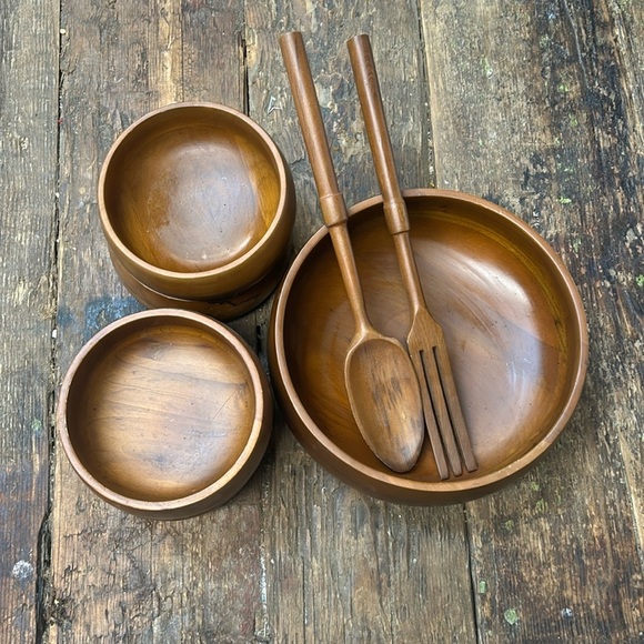 Hellerware Other - Vtg Hellerware wooden bowl set large serving bowl 4 small bowls serving utensils